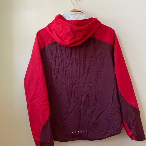 Small Nike Red Windbreaker Shell - Like New - Picture 3 of 3